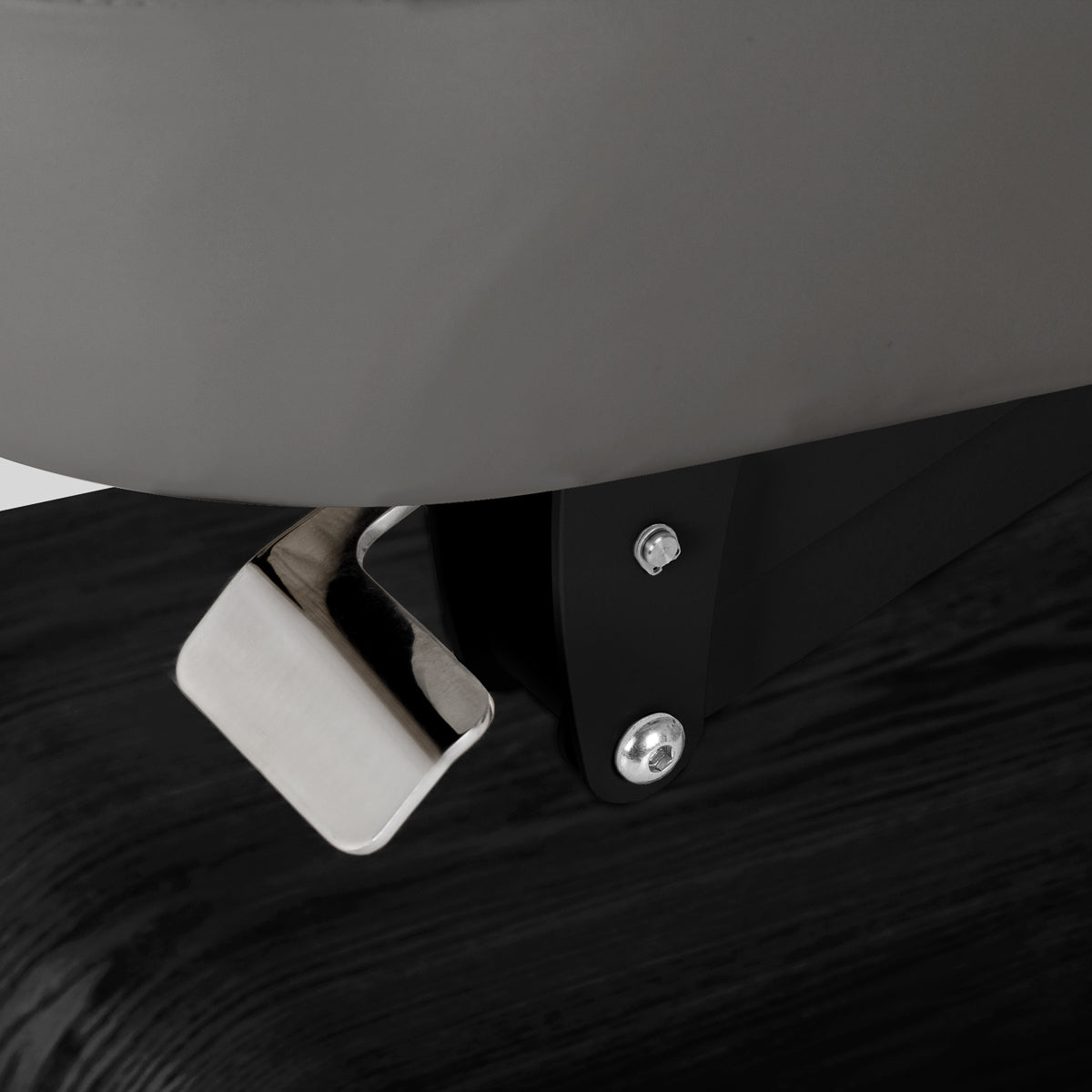 Elektryczna Leżanka SPA Sillon Relax – Kolor Szary, Podstawa Czarna · Detal mocowania