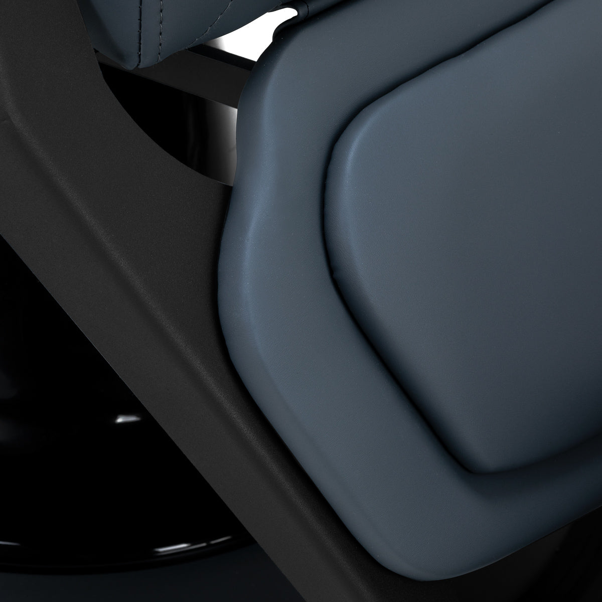 Gabbiano barber chair Bruno with black frame Graphite - BVShop