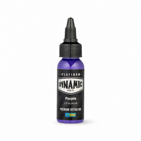 Butelka tuszu do tatuażu Dynamic Platinum Purple 30ml na białym tle z miękkim naturalnym cieniem
